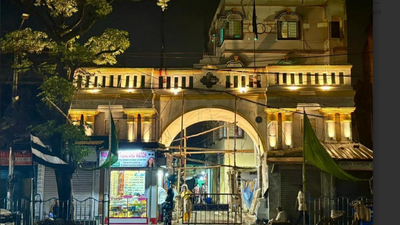 Kolkata restorers begin restoration of Tollygunge Ghari Ghar heritage gateway