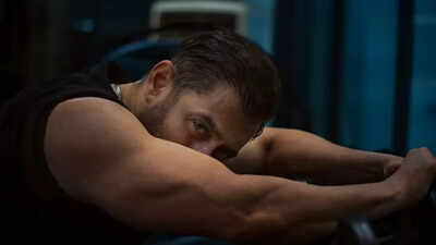 'Sikandar' star Salman Khan gives fans a rare piece of advice while sharing his intense workout pictures; netizens say , 'world’s biggest comeback is loading'