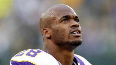 Adrian Peterson faces pressure to accept dangerous celebrity boxing match after poker club chaos