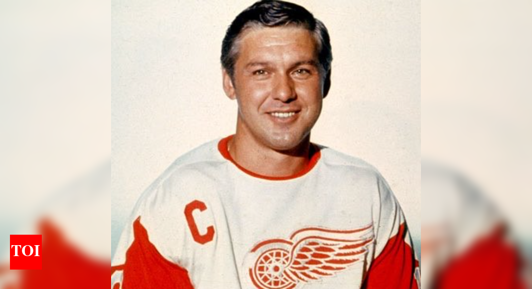 Alex Delvecchio, legendary Detroit Red Wings center, passes away at 93