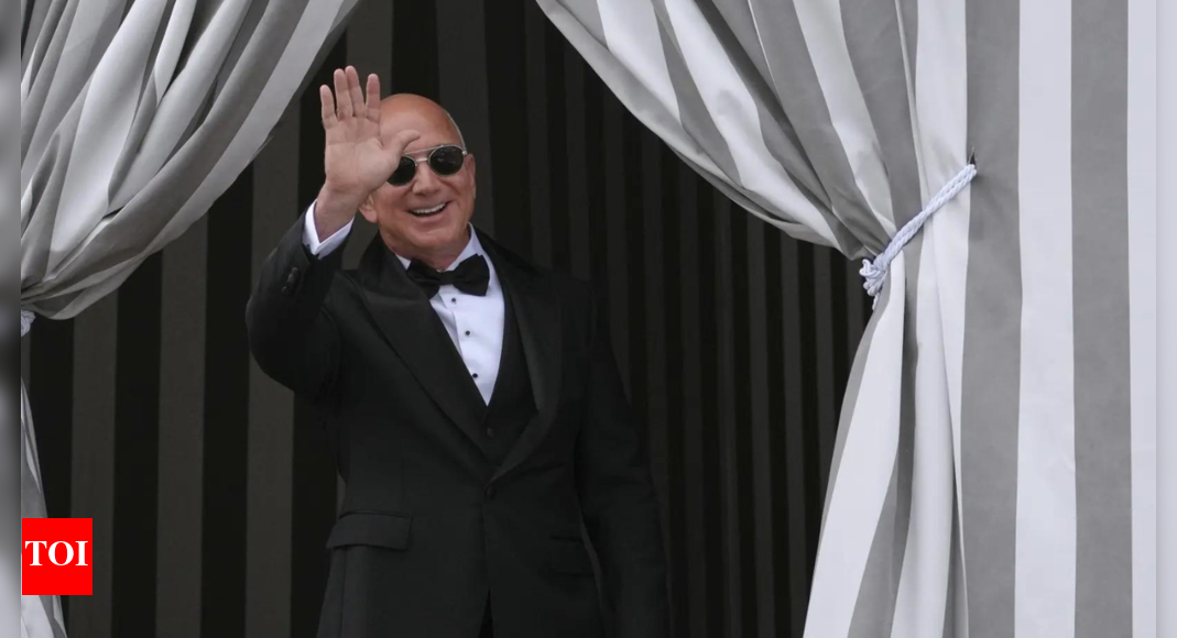 Jeff Bezos sells 3.3 million Amazon shares; nets $736.7 million amid wedding fanfare