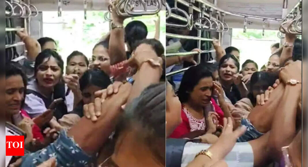 Women fight in Kalyan-CST local train, video goes viral- Watch