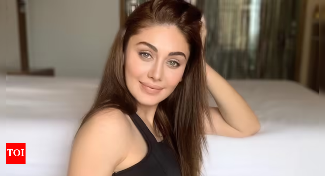 Shefali Jariwala’s demise: Forensic tests and chemical analysis continue; exact cause still uncertain- Report | Hindi Movie News – Times of India