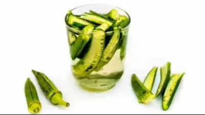 La verdad sobre los beneficios del agua de okra (y cómo preparar esta súper bebida viscosa)