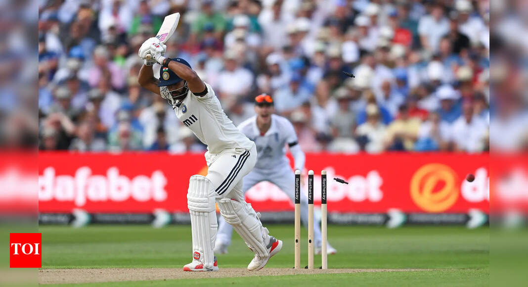 In disbelief! Nitish Reddy misjudges, leaves a beauty from Chris Woakes and walks back stunned