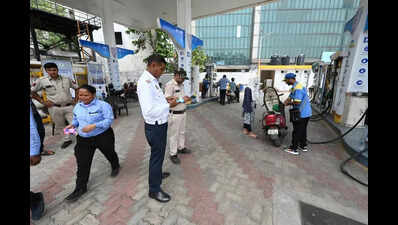 BJP, AAP blame each other over vehicle ban