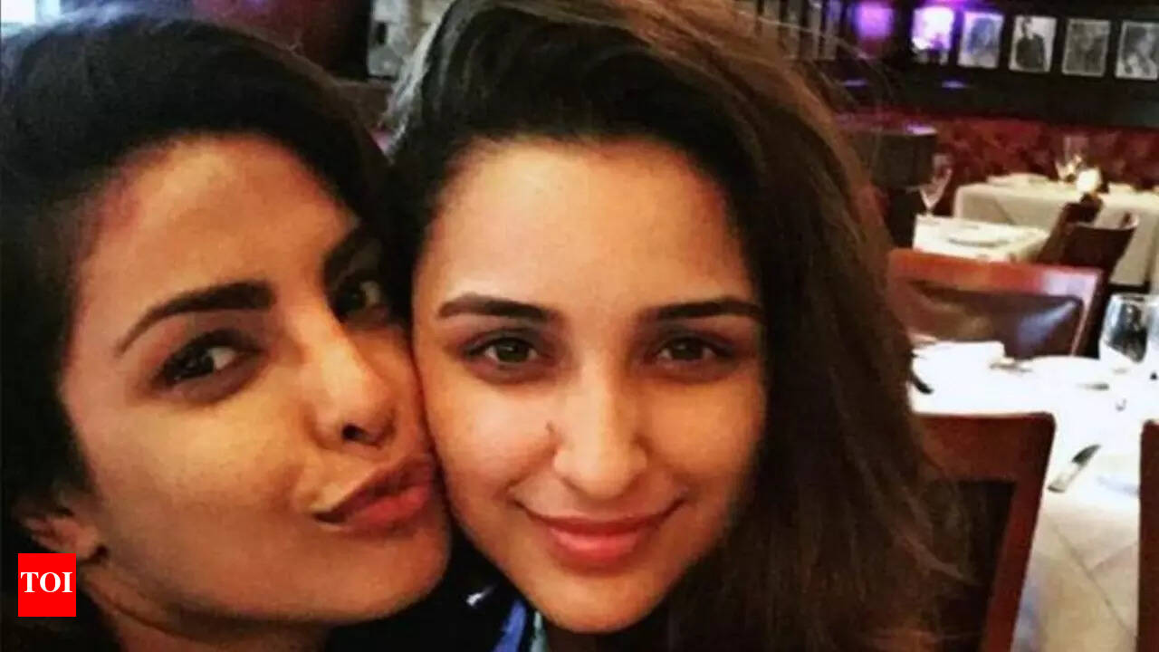 Parineeti Chopra turns cheerleader for Priyanka Chopra at Heads of State  premiere: She lives a chaotic life but never forgets family | - Times of  India