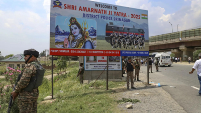 अमरनाथ यात्रा: पुलिस के मुद्दे सलाहकार; भक्तों से नामित काफिले का उपयोग करने का आग्रह करता है, तीर्थयात्रा के लिए जल्दी पहुंचता है