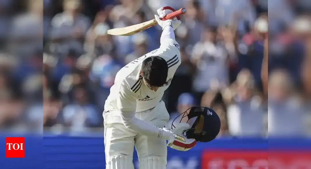 'Effortless': Ex-England cricketer reminded of legendary India captain when watching Gill bat
