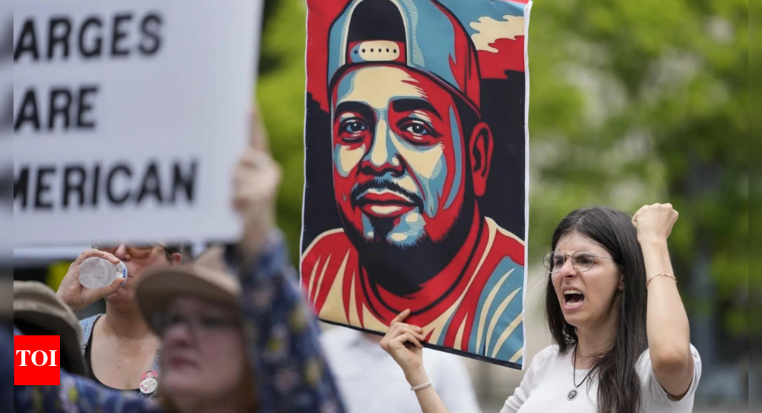 'Tortured & beaten': Kilmar Garcia recalls horrifying moments in El Salvador prison