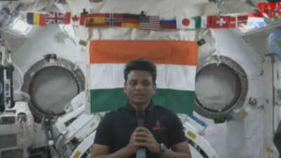 Shubhanshu Shukla speaks to students; talks about life in space