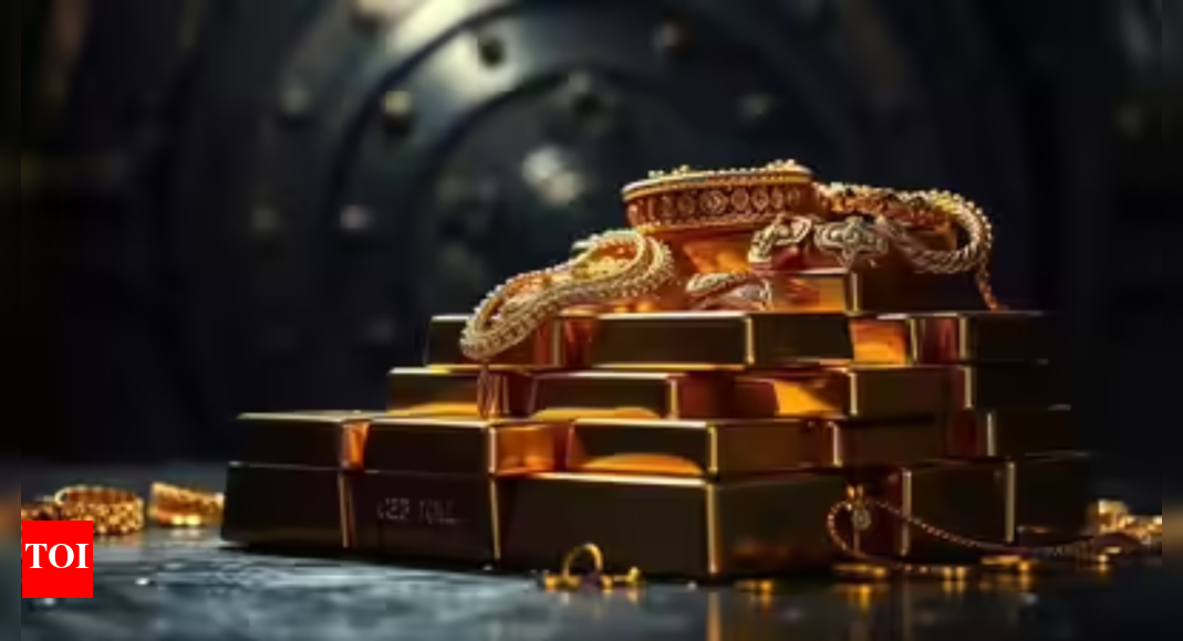Gold price outlook: Bullion may be near its peak as global tailwinds fade; Citi, BMI and Motilal warn of downside after 40% rally