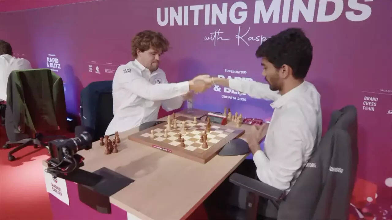 Chess | D Gukesh stuns World No. 1 Magnus Carlsen at SuperUnited Rapid  2025, takes 2-point lead ahead of final day | Chess News - Times of India