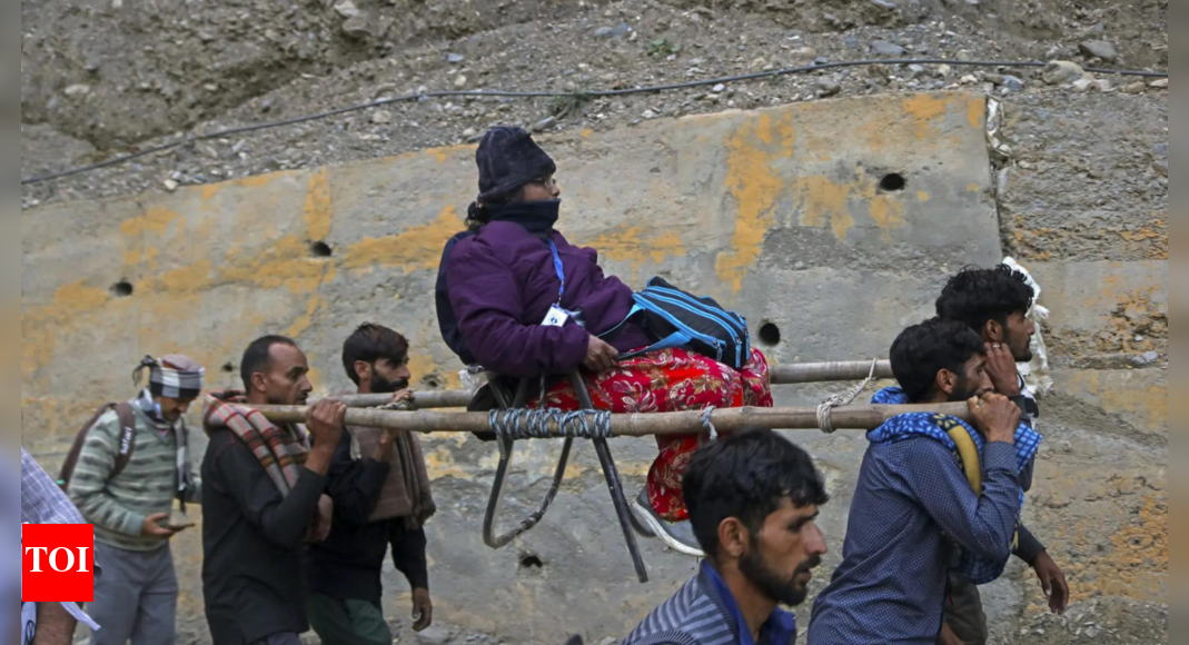 2nd batch of 5,246 Amarnath pilgrims starts from Jammu base camp