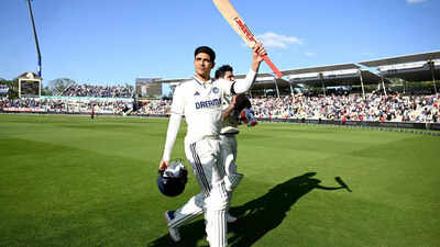  Shubman Gill's incredible 269 takes India to 587 before England lose flurry of early wickets
