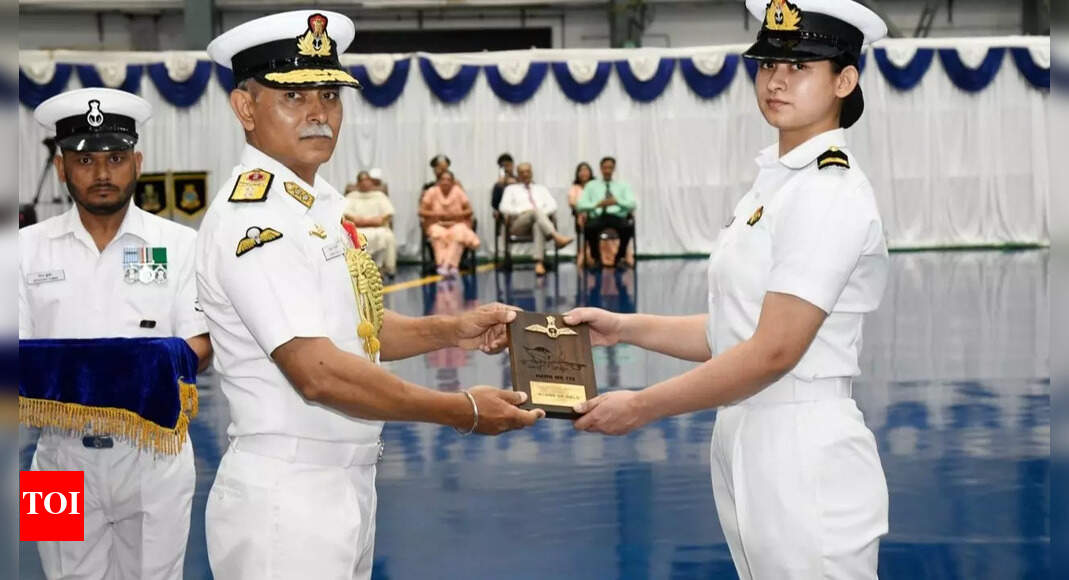 Aastha Poonia becomes 1st woman to be trained as a fighter pilot