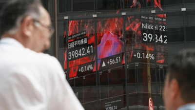  World shares slip after US stocks hit new highs; tariff deadline casts shadow