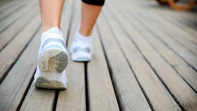 When is the best time to go for a walk? Know the health benefits of walking in the morning or evening