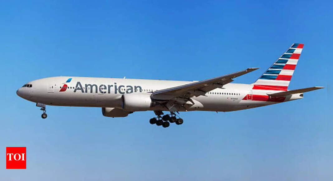 RIP: American Airlines flight diverted after passenger snoops on seatmate's condolence message, spreads panic