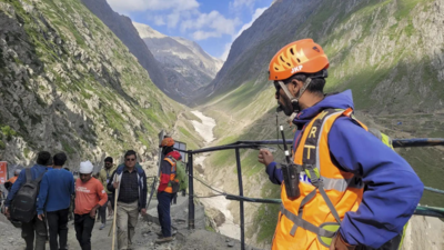  20k visit holy cave; 3rd pilgrim batch leaves Jammu
