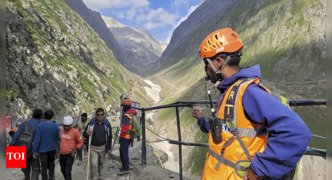 Amarnath Yatra 2025: 20k visit holy cave; 3rd pilgrim batch leaves Jammu