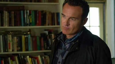 'Fantastic Four' prima  Julian McMahon passes distant  astatine  56 aft  crab  battle