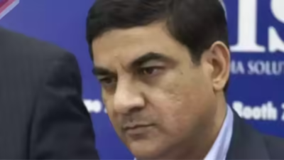  Delhi tribunal  tags arms trader  linked to Robert Vadra case; extradition way  eases