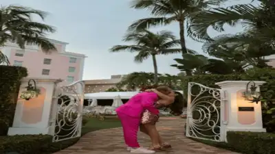 Patrik Laine breaks tradition with bold pink suit at glamorous Palm beach wedding to Jordan Leigh