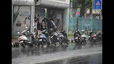 Hill station-like feel in Bhopal: Day temp just a degree more than night