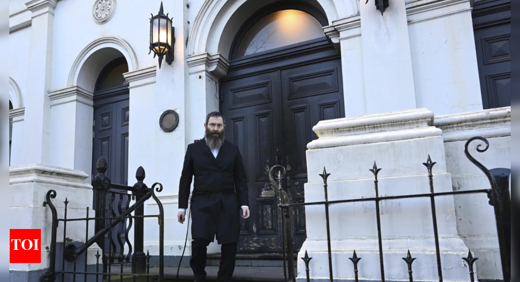 Australia condemns arson attack on synagogue in Melbourne