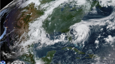  Strong winds and weather warnings in place; storm strengthens ahead of landfall in Carolinas