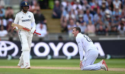  Harry Brook's rainfall  informing  to Shubman Gill comes existent   connected  Day 5 of Edgbaston Test; viral video resurfaces