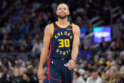  Stephen Curry Delights Fans at Summer League With Precious Father-Son Moment at Chase Center