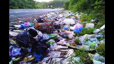 Garbage dumpers elude night patrols, MMC seeks CCTV deterrence