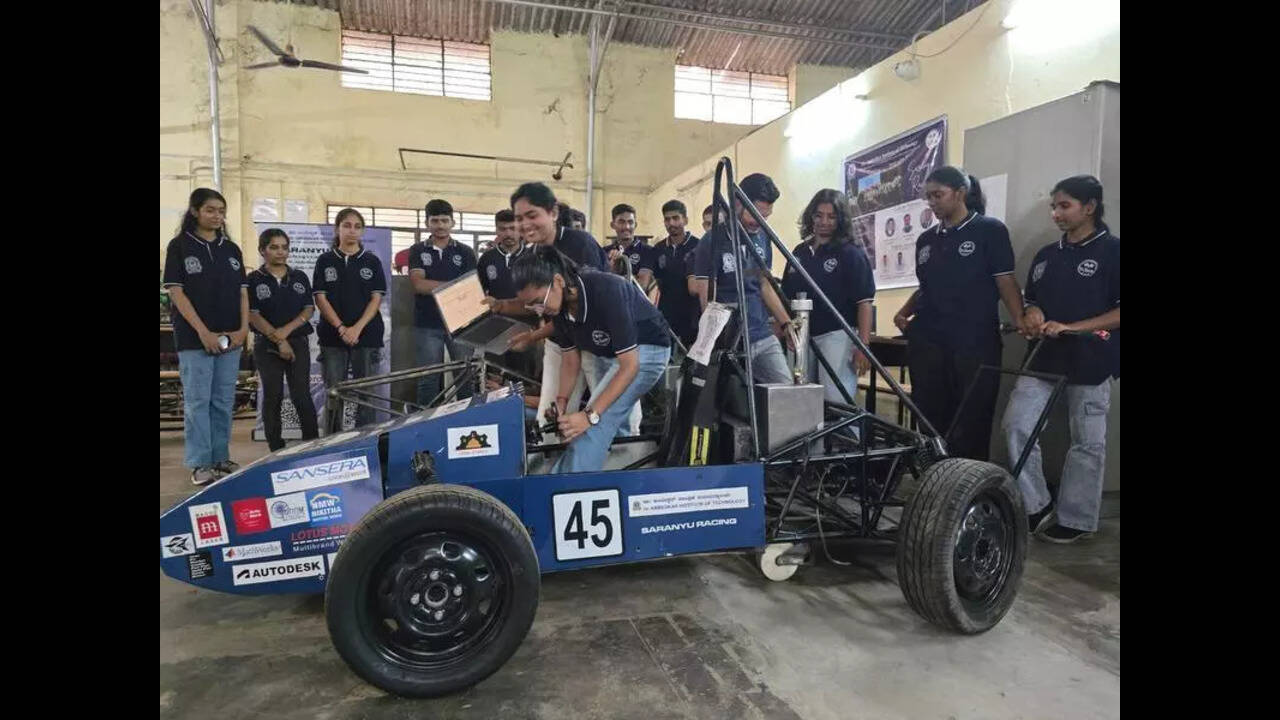 सपनों की फंडिंग: बेंगलुरु के छात्रों ने राष्ट्रीय इवेंट के लिए रेसकार बनाई