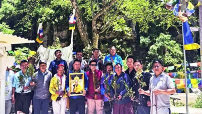 Dalai Lama's b'day under tree that grew from his walking stick