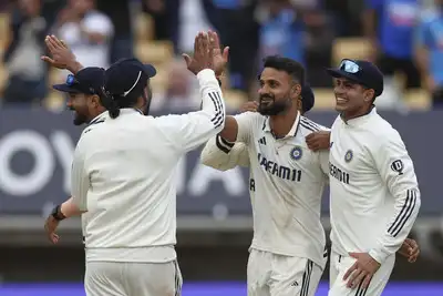  India interruption  duck successful  England’s storied fortress, triumph   by 336 runs to level   bid    1-1