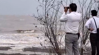  Suspicious boat spotted off Raigad coast; police deploy large contingent