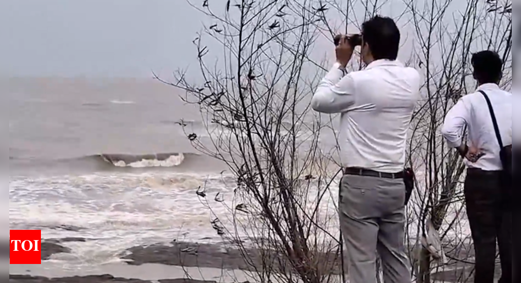 Maha security scare: Suspicious boat spotted off Raigad coast; cops on alert