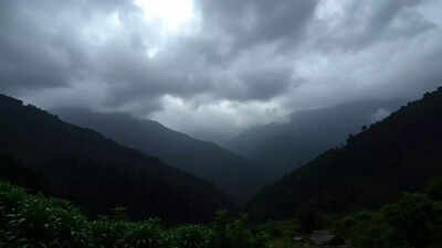 Delhi weather forecast: Monsoon showers expected with mild temperatures