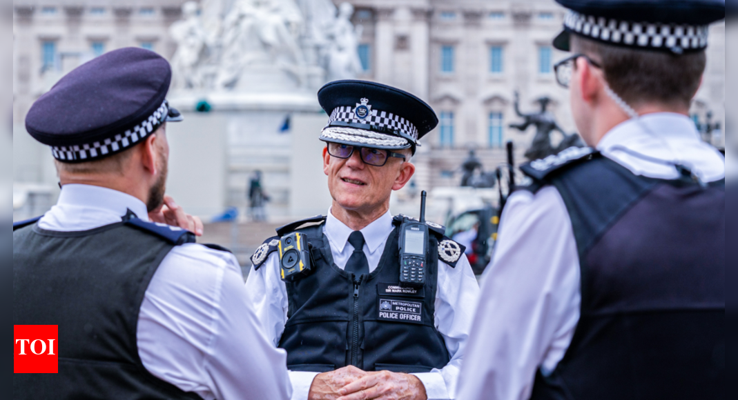London police chief calls for 'mega' forces to cut costs