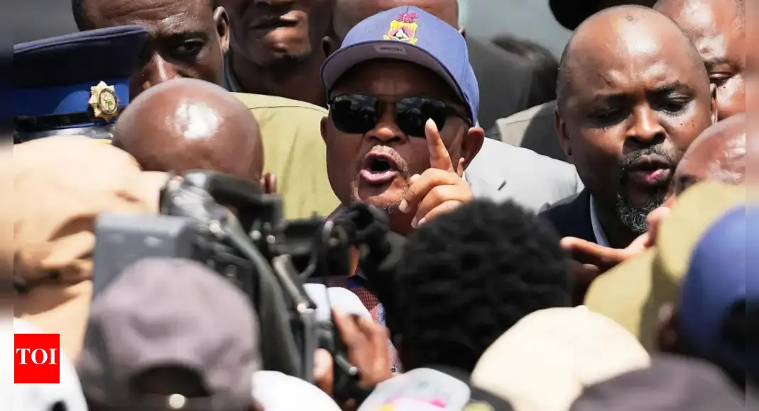 Top South African official accuses police minister of colluding with crime syndicates