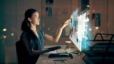 What is the 10-10-10 rule that all mobile and laptop users must follow for eye health