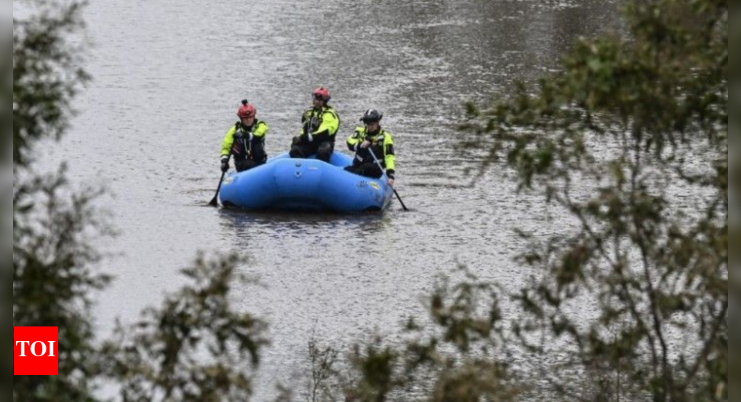 Texas floods devastate summer camp; death toll climbs to 90.