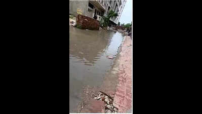 Sewage leaves residents of upscale colonies helpless