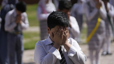 Row over move to open Valley schools amid heat