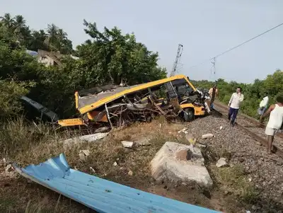 Tamil Nadu: Speeding train hits van at level crossing near Cuddalore