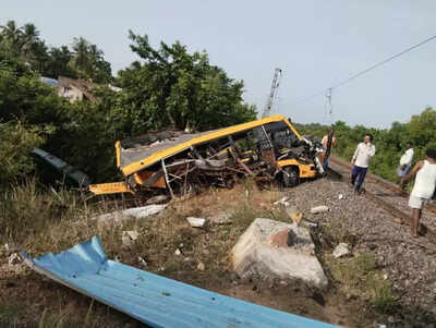 Tamil Nadu: Speeding train hits van at level crossing near Cuddalore, 2 school students killed