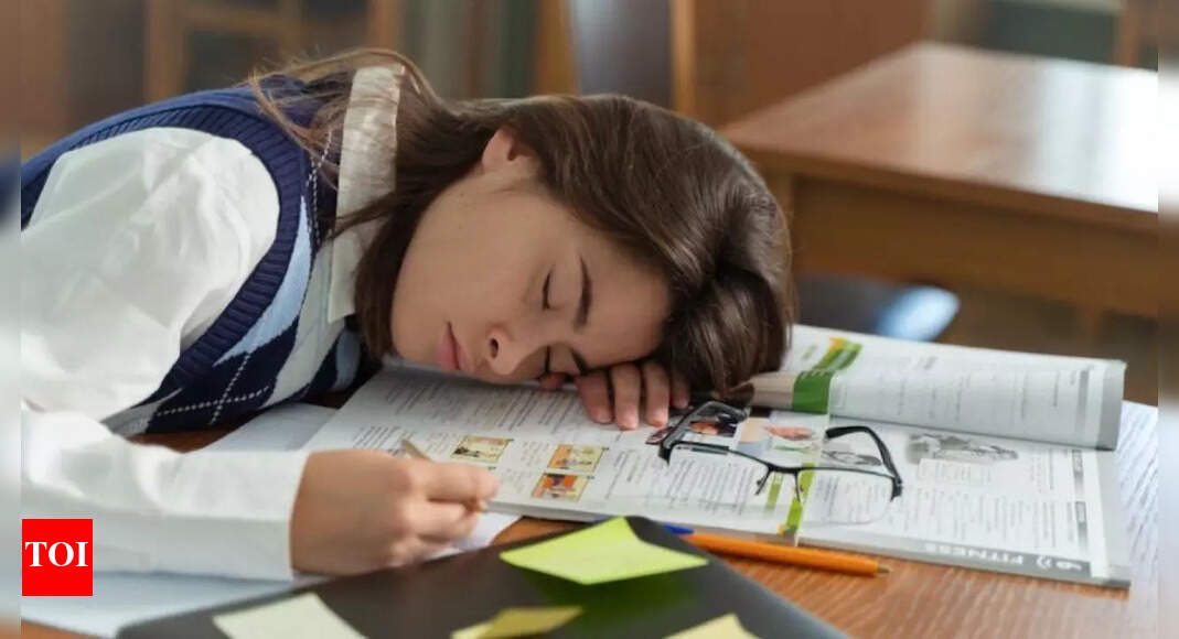 Teen anxiety and sleep: Why sleeping in on weekends helps, but only up to a point