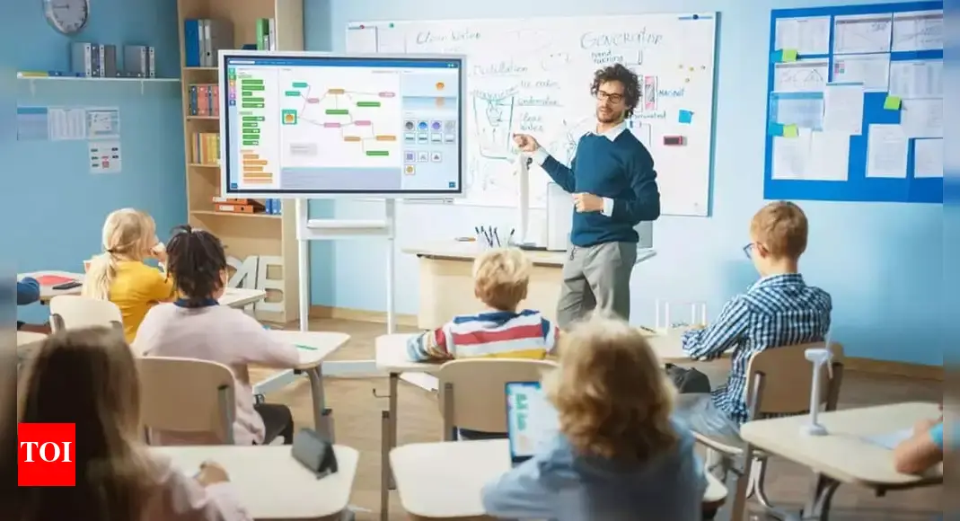 Microsoft, OpenAI, and Anthropic partner with AFT to train thousands of teachers to use AI